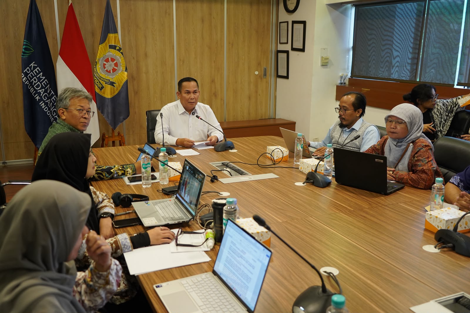 Kemendag Gelar Webinar Sertifikasi Halal dan Mutu
                                                            
                                                            