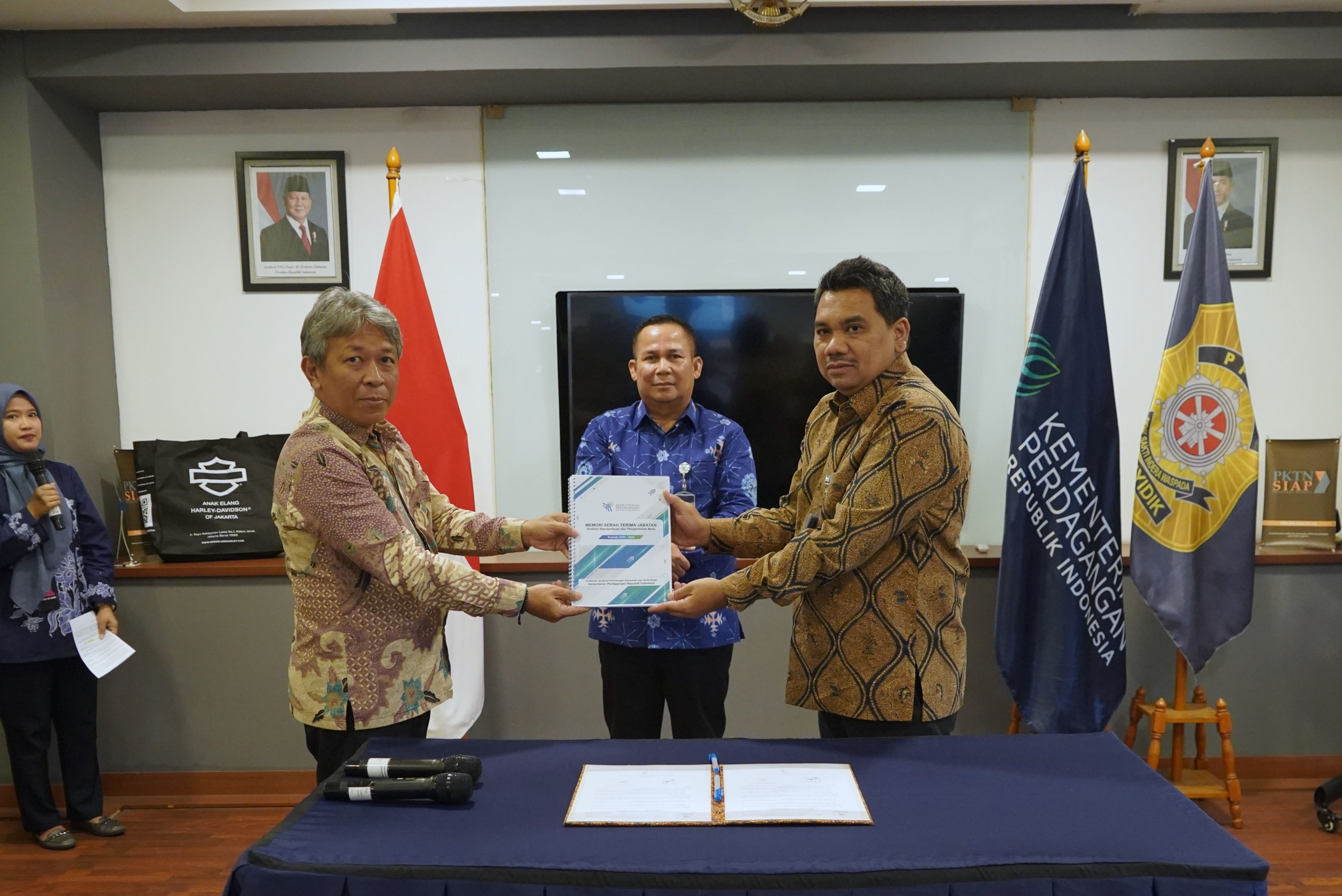 Sambut Direktur Standalitu yang Baru, Dirjen PKTN Dorong Kreativitas dalam Upaya...
                                                            
                                                            