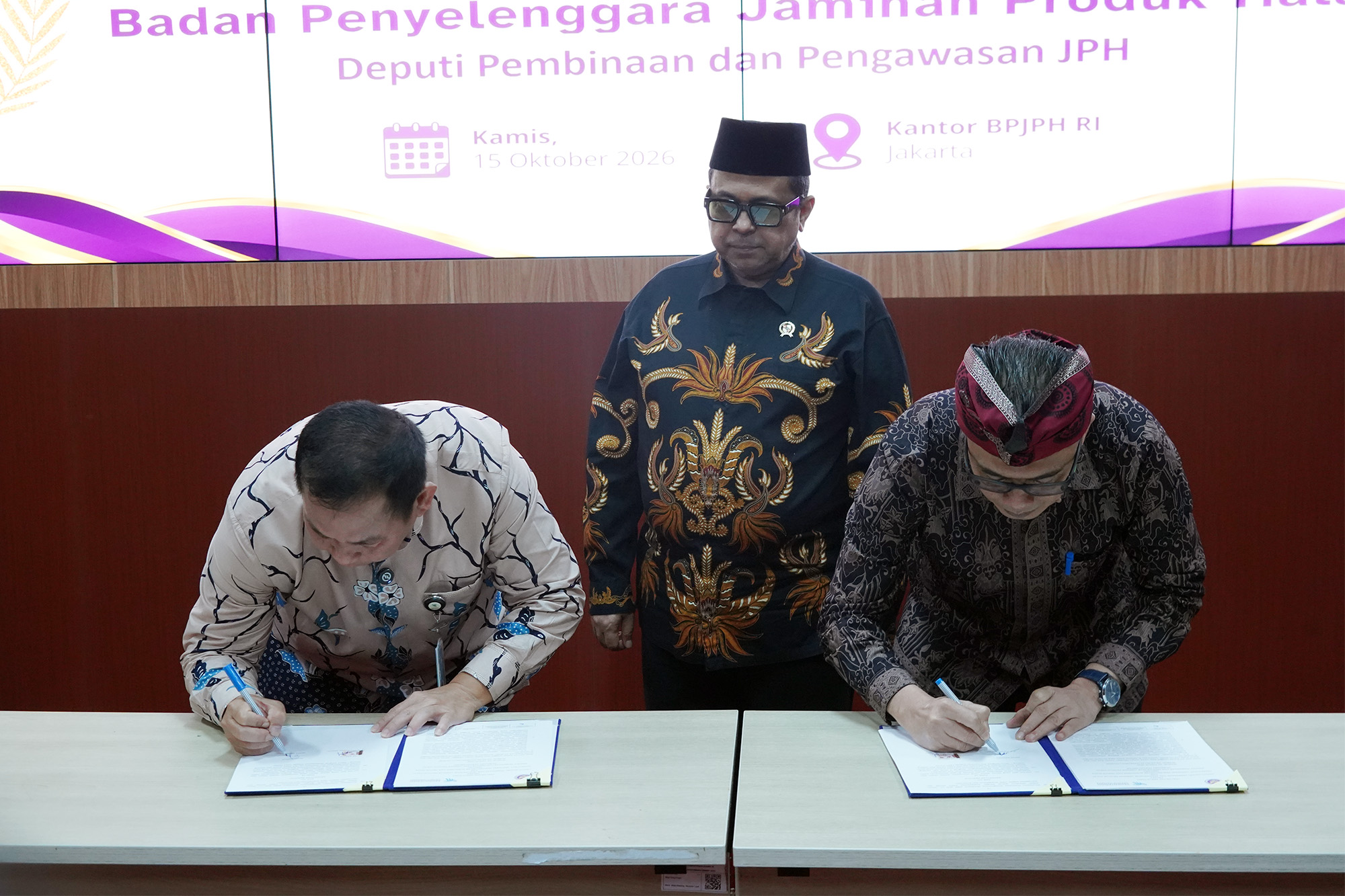 Penandatanganan Perjanjian Kerja Sama antara Kemendag dan BPJPH