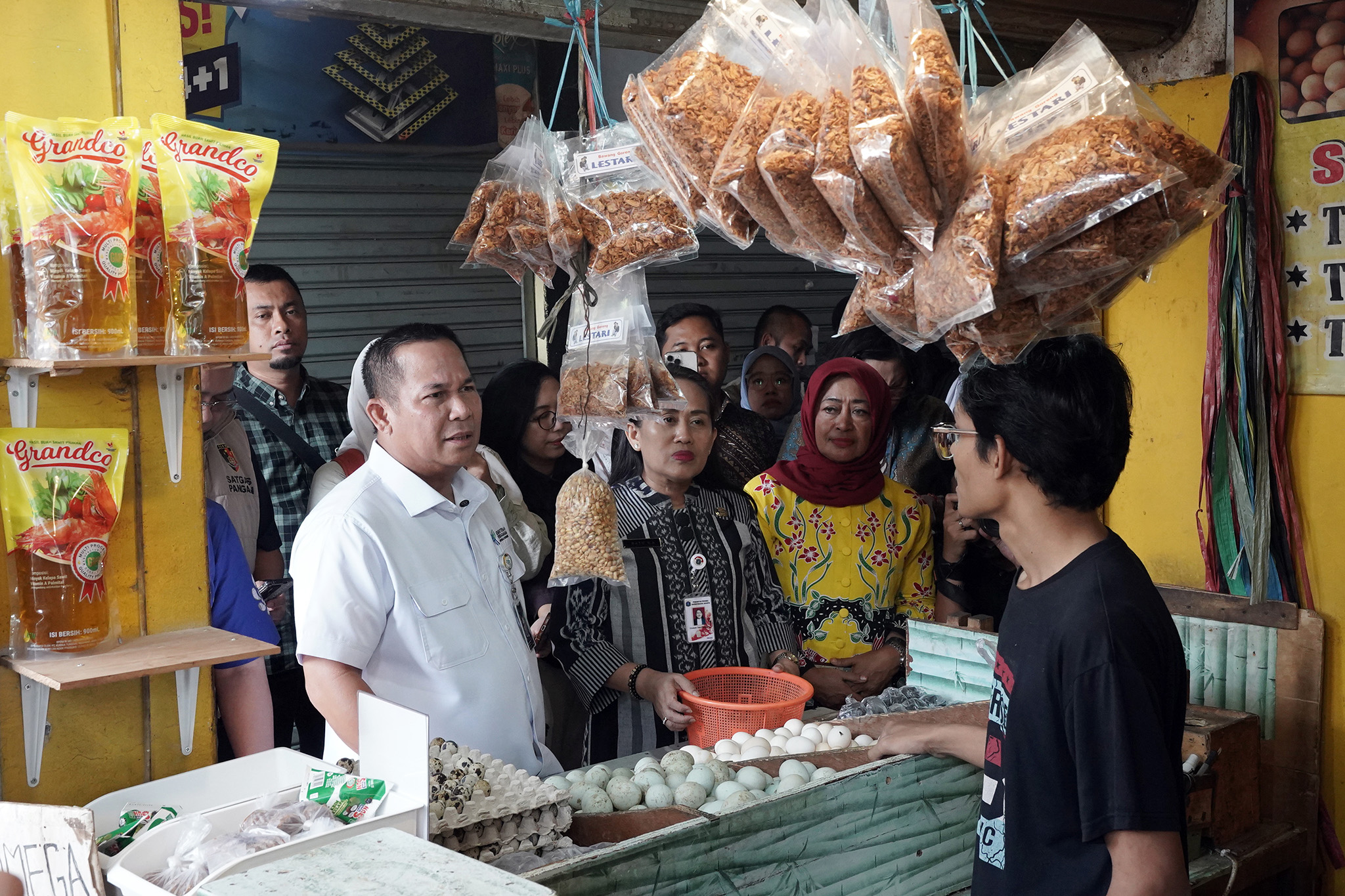 Dirjen PKTN Melakukan Pengecekan Harga dan Stok MINYAKITA di Pasar Palmerah Jakarta
